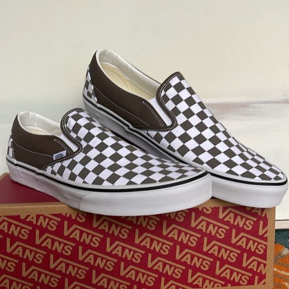 Vans WMNS Classic Slip-On Color Theory Checkerboard•
VN000BV29JC
Sneakers - Picture 13 of 16